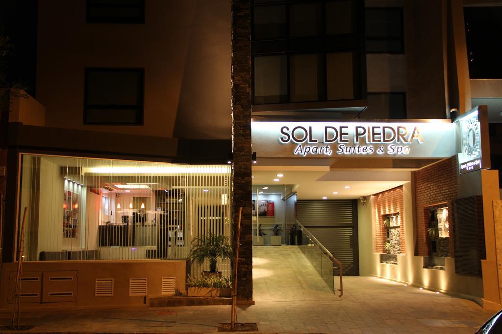 Sol De Piedra Apart, &